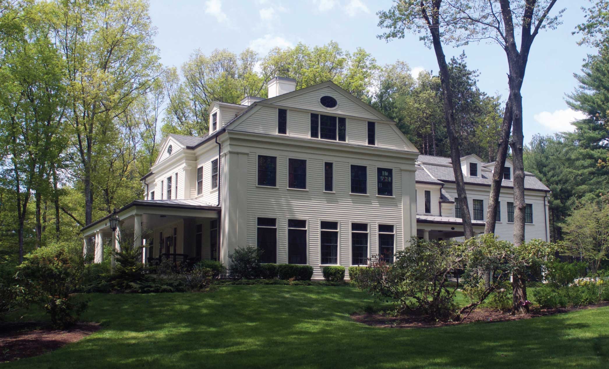 greek-revival-house-side